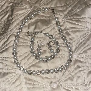 Pearl & cubic zirconia wedding set